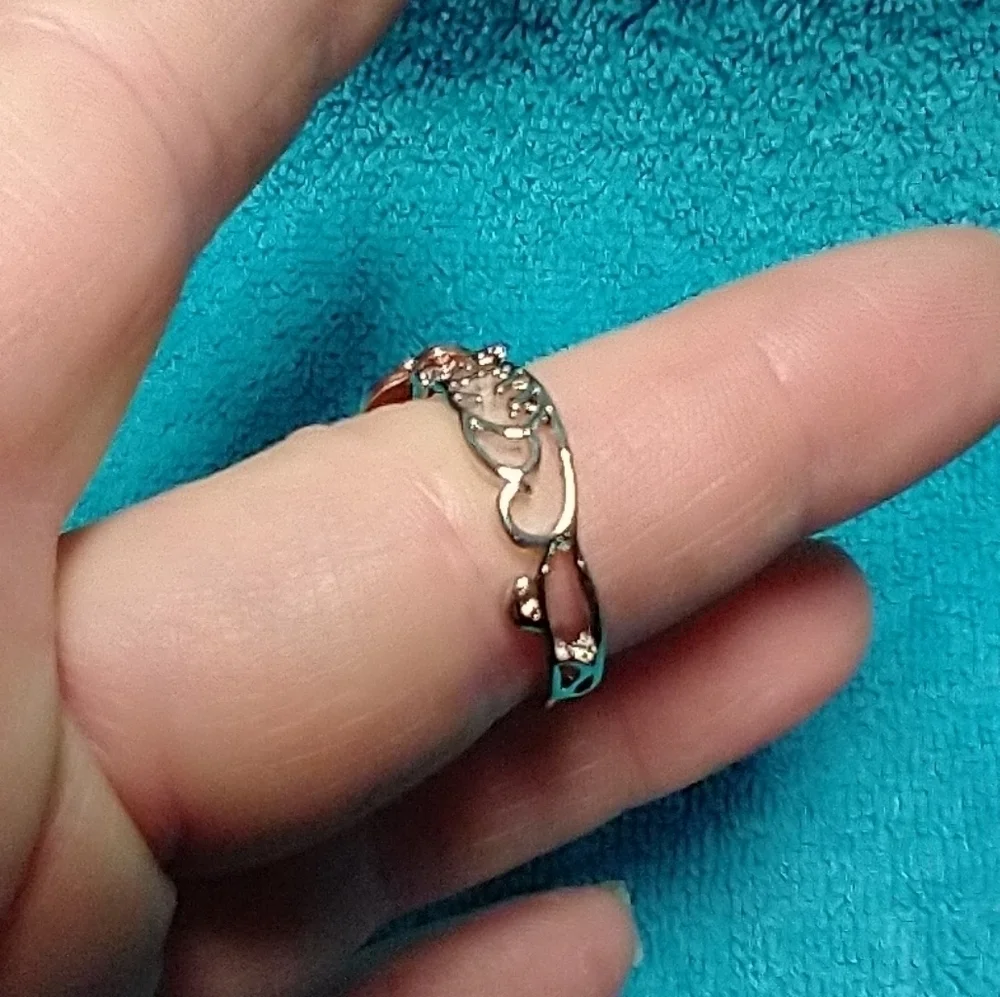 Goldtone rose silvertone band flower floral ring